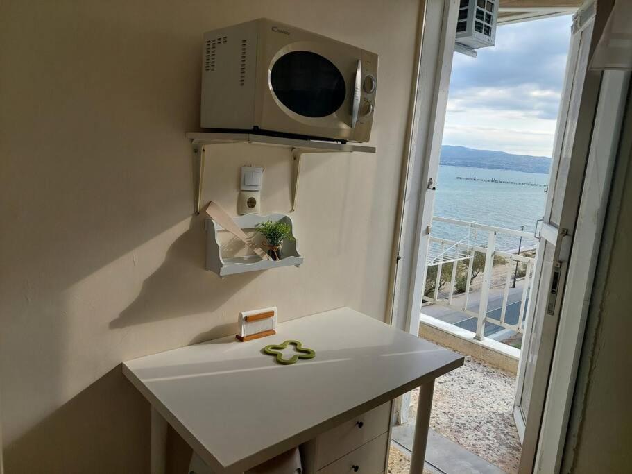 Endless Blue, In The Wave Apartment Peraia  Exterior photo